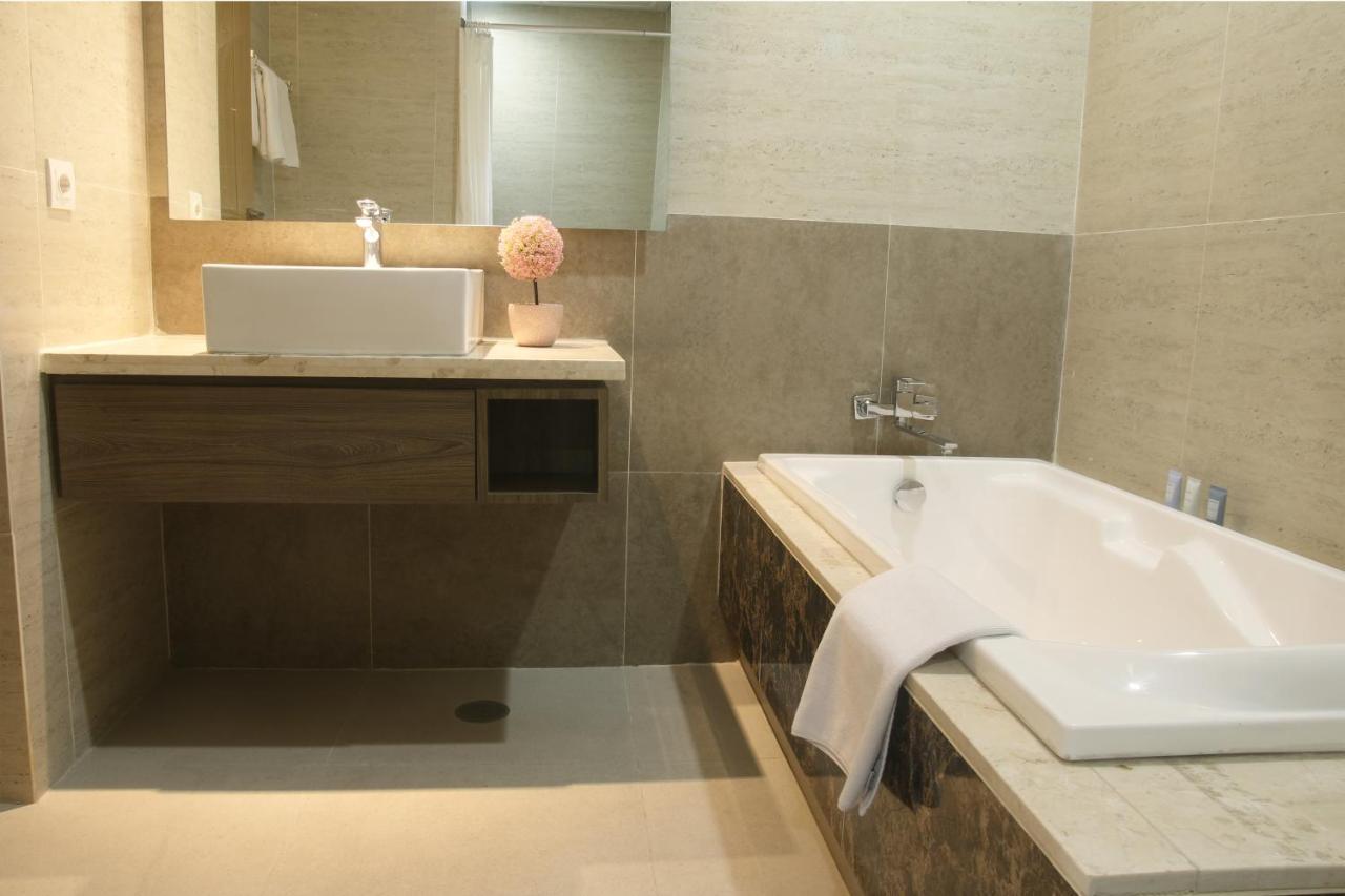 Graha Makara Suite Hotel & Residence Cikarang Εξωτερικό φωτογραφία